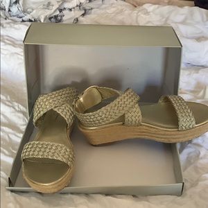 Jessica Simpson espadrilles metallic gold size 8